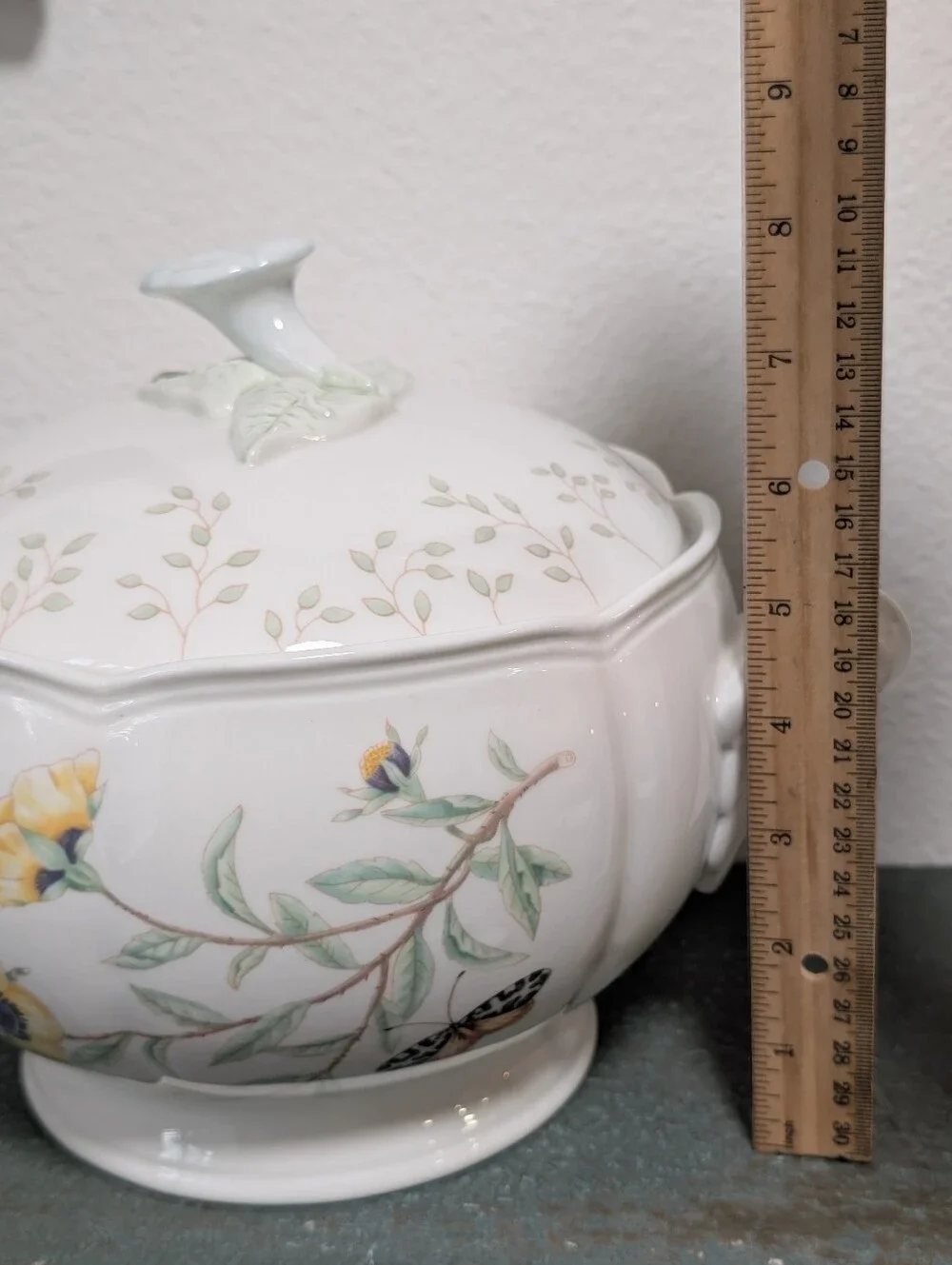Lenox Butterfly Meadow Covered Casserole Serving Dish with Flower Finial Vintage